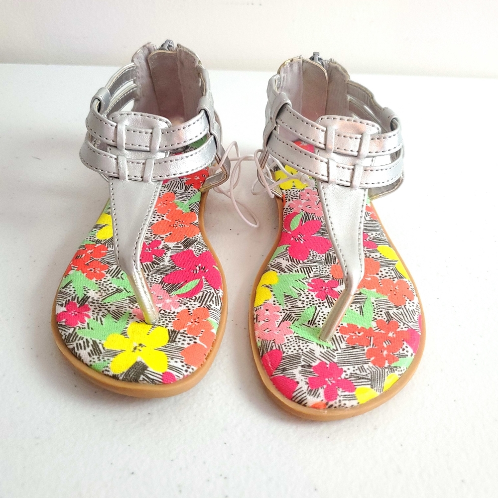 Cherokee size 11 silver sandles nwt